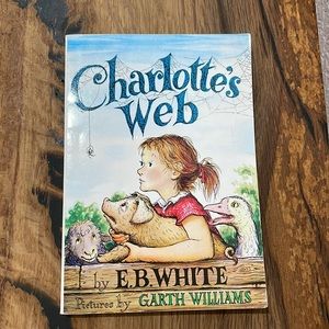 Charlotte’s Web paperback book